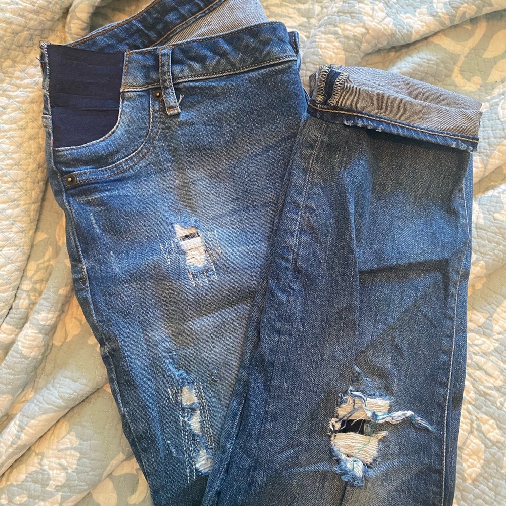 Women’s gap maternity crop